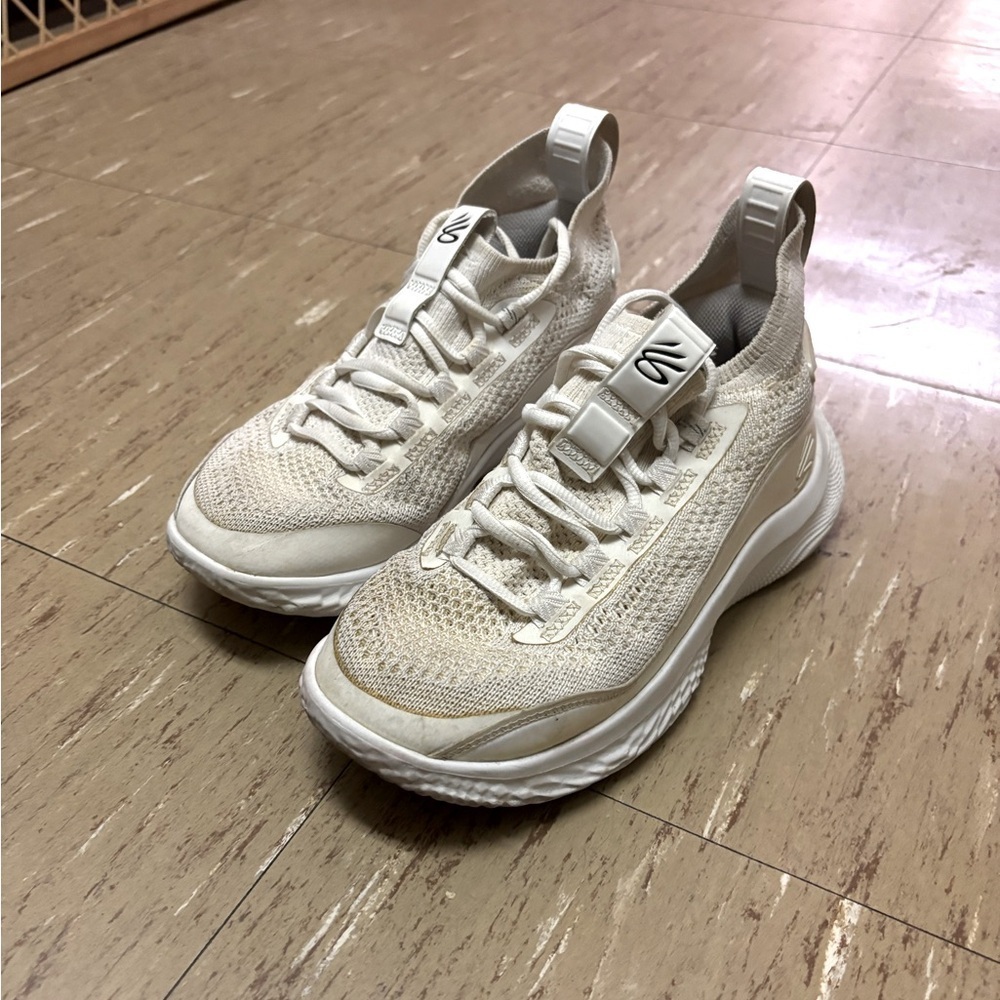 Under Armor Curry Flow Men’s Size 5 Basketball Shoes White Iridescent Lace Up